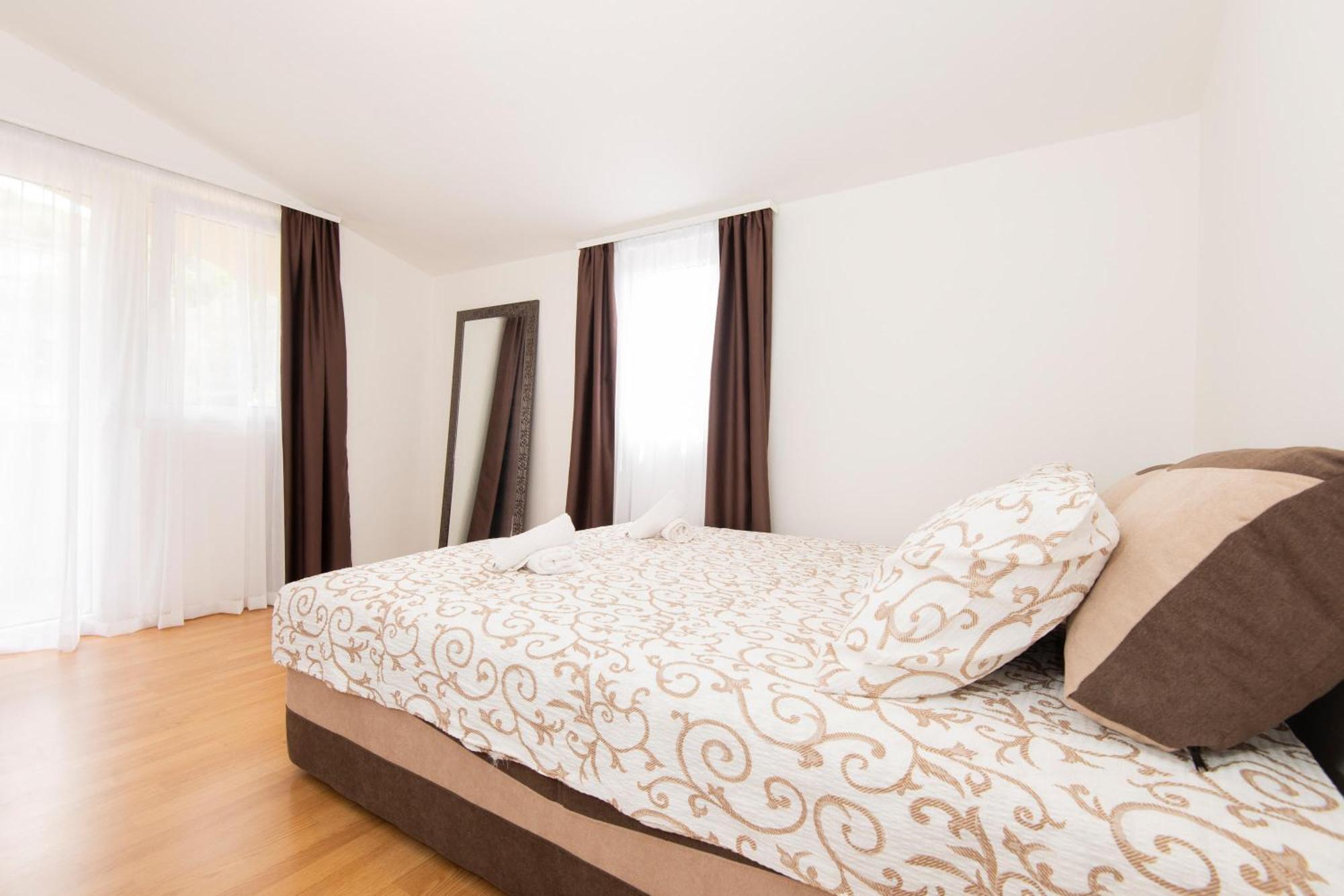 Hillside Vista Apartments Tivat Exteriér fotografie