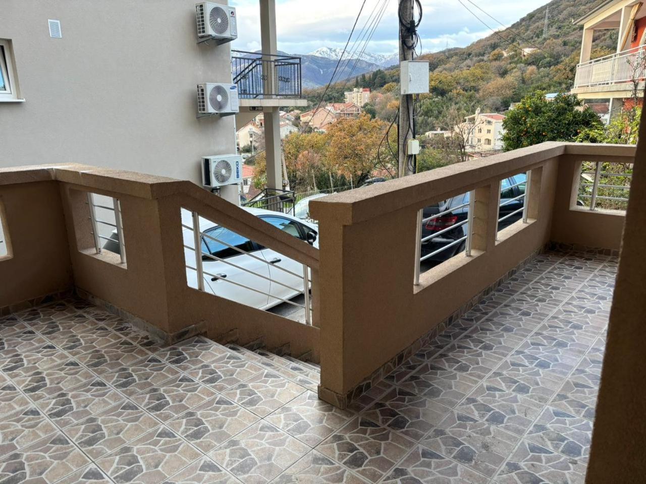 Hillside Vista Apartments Tivat Exteriér fotografie